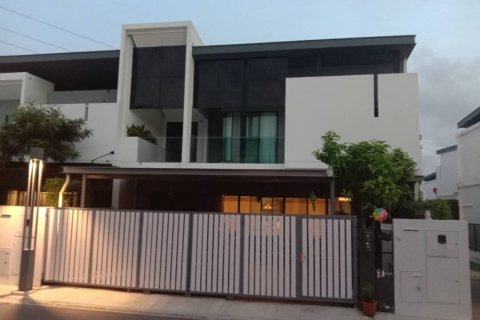 Chalet de 3 dormitorios en Bang Phli Yai, Tailandia № 133774 - foto 16