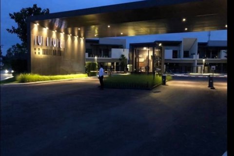 Chalet de 3 dormitorios en Bang Phli Yai, Tailandia № 133774 - foto 18