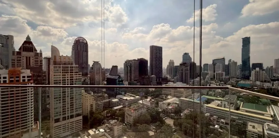 Condominio de 2 dormitorios en Bang Rak, Bangkok, Tailandia № 170652