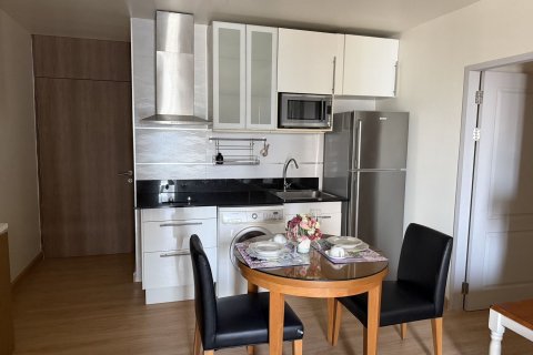 Студия в кондо в Клонг Тоэй, Бангкок, Таиланд № 170653 - фото 3