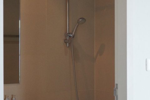 Студия в кондо в Клонг Тоэй, Бангкок, Таиланд № 170653 - фото 8