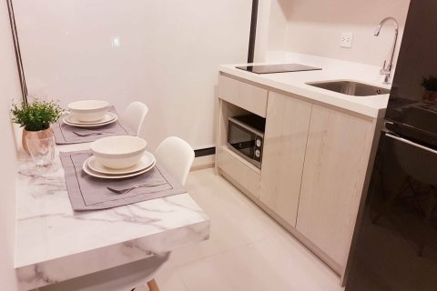 Estudio en el condominio en Khlong Toei, Bangkok, Tailandia № 167656 - foto 8