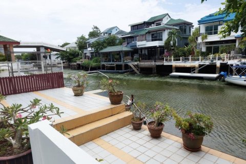 Casa de 3 dormitorios en Pattaya, Tailandia № 65199 - foto 18