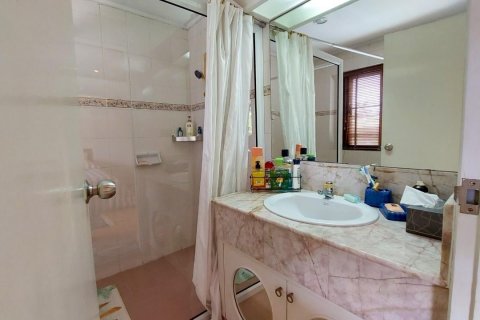 Casa de 3 dormitorios en Pattaya, Tailandia № 65199 - foto 30