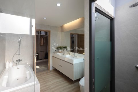 Casa de 3 dormitorios en Pattaya, Tailandia № 113553 - foto 15