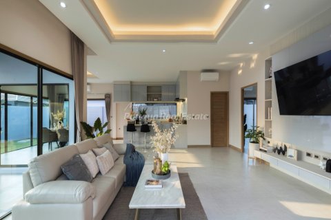 Casa de 3 dormitorios en Pattaya, Tailandia № 113553 - foto 3