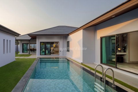 Casa de 3 dormitorios en Pattaya, Tailandia № 113553 - foto 13