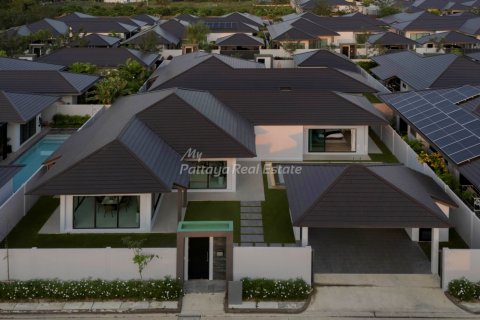 Casa de 3 dormitorios en Pattaya, Tailandia № 113553
