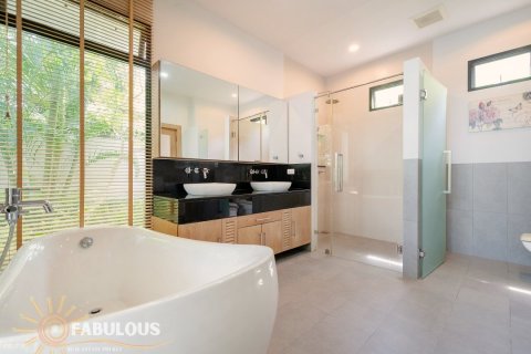 Chalet de 3 dormitorios en Bang Tao, Tailandia № 179293 - foto 8