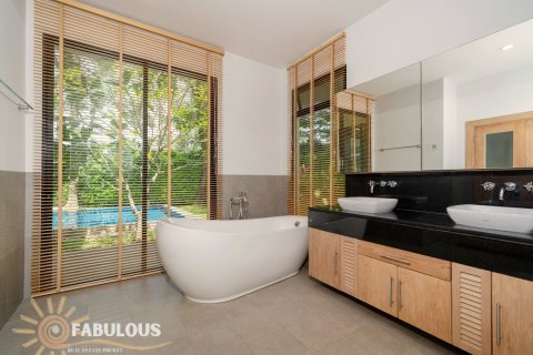 Chalet de 3 dormitorios en Bang Tao, Tailandia № 179293 - foto 9
