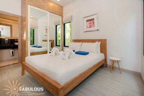 Chalet de 3 dormitorios en Bang Tao, Tailandia № 179293 - foto 16