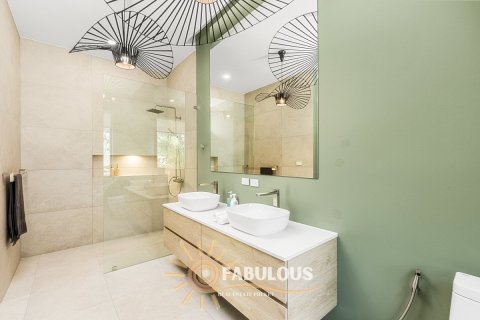 Chalet de 4 dormitorios en Bang Tao, Tailandia № 179289 - foto 5