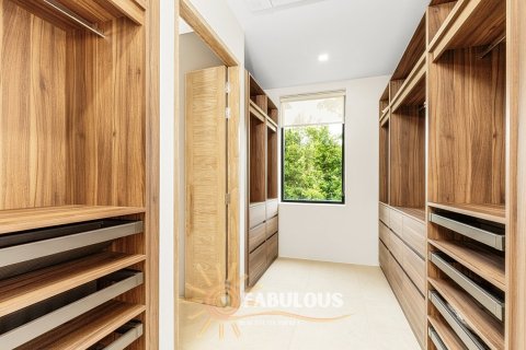Chalet de 4 dormitorios en Bang Tao, Tailandia № 179289 - foto 11