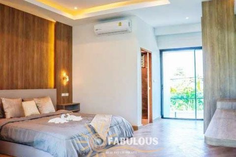 Villa in Rawai, Thailand 3 bedrooms № 179291 - photo 3