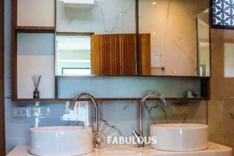 Villa in Rawai, Thailand 3 bedrooms № 179291 - photo 9