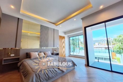Villa in Rawai, Thailand 3 bedrooms № 179291 - photo 14