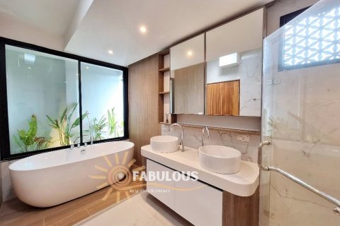 Villa in Rawai, Thailand 3 bedrooms № 179291 - photo 11