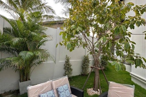 Chalet de 4 dormitorios en Pattaya, Tailandia № 173955 - foto 3