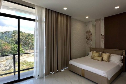 Chalet de 4 dormitorios en Pattaya, Tailandia № 173954 - foto 17