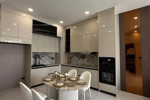 Chalet de 4 dormitorios en Pattaya, Tailandia № 173954 - foto 4