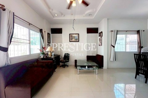 Casa de 2 dormitorios en Pattaya, Tailandia № 209046 - foto 2