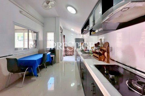Casa de 2 dormitorios en Pattaya, Tailandia № 209046 - foto 5