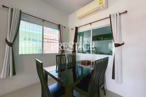 Casa de 2 dormitorios en Pattaya, Tailandia № 209046 - foto 3