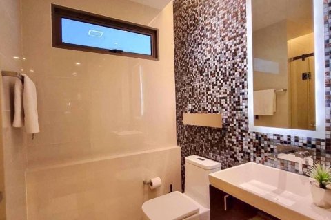 Condominio de 2 dormitorios en Sathon, Bangkok, Tailandia № 53963 - foto 7