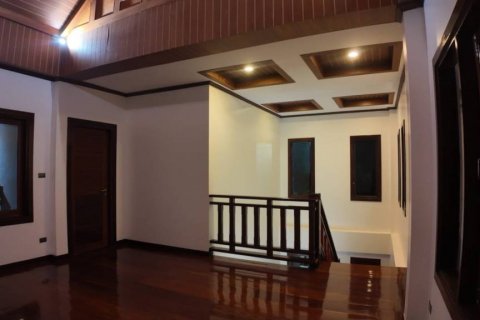 Chalet de 4 dormitorios en Phuket, Tailandia № 115471 - foto 7