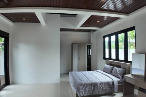 Chalet de 4 dormitorios en Phuket, Tailandia № 115471 - foto 10