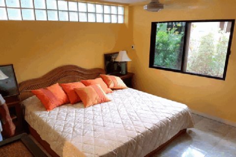 Casa de 4 dormitorios en Pattaya, Tailandia № 202747 - foto 5