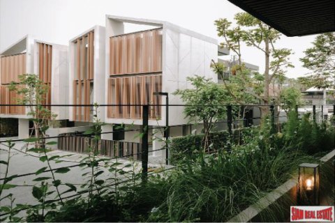 Casa de 4 dormitorios en Bangkok, Tailandia № 202748 - foto 5