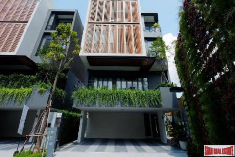 Maison à Bangkok, Thaïlande 4 chambres № 202748