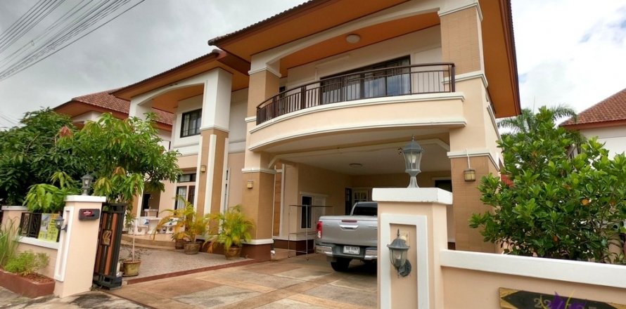 Casa de 4 dormitorios en Saraphi, Tailandia № 55377