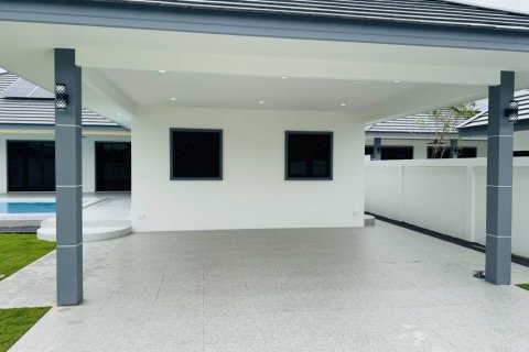 Chalet de 4 dormitorios en Prachuap Khiri Khan, Tailandia № 146800 - foto 10