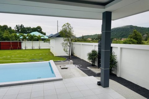 Chalet de 4 dormitorios en Prachuap Khiri Khan, Tailandia № 146801 - foto 4