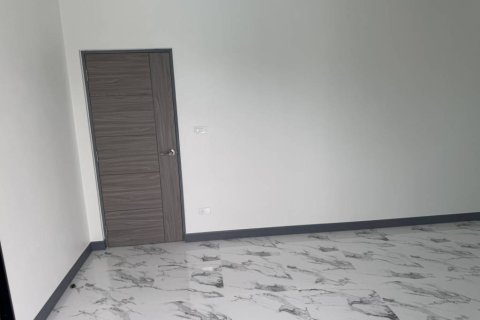 Chalet de 4 dormitorios en Prachuap Khiri Khan, Tailandia № 146801 - foto 6