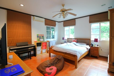 Casa de 4 dormitorios en Pattaya, Tailandia № 66461 - foto 8