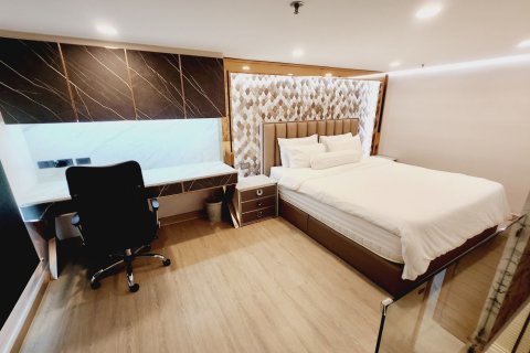 Condo in Bangkok, Thailand, 4 bedrooms  № 156320 - photo 13