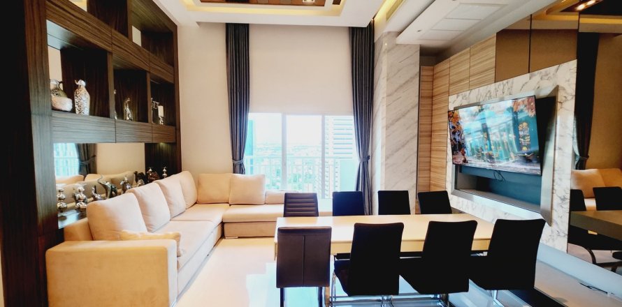 Condo in Bangkok, Thailand, 4 bedrooms  № 156320