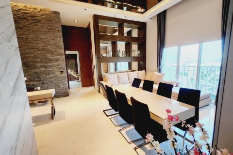 Condo in Bangkok, Thailand, 4 bedrooms  № 156320 - photo 4
