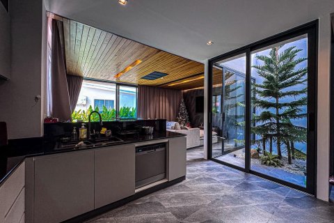 Chalet de 3 dormitorios en Phuket, Tailandia № 170658 - foto 20