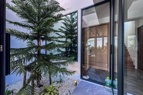 Chalet de 3 dormitorios en Phuket, Tailandia № 170658 - foto 6