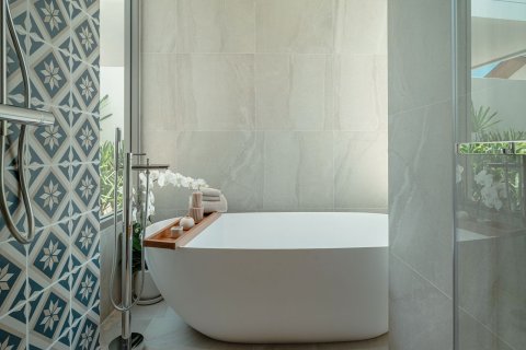 Chalet de 3 dormitorios en Bang Tao, Tailandia № 71552 - foto 4