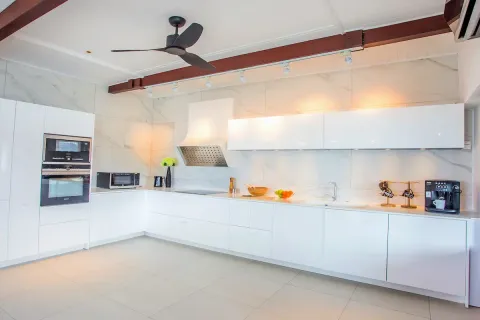 Chalet de 6 dormitorios en Kamala, Tailandia № 190611 - foto 14