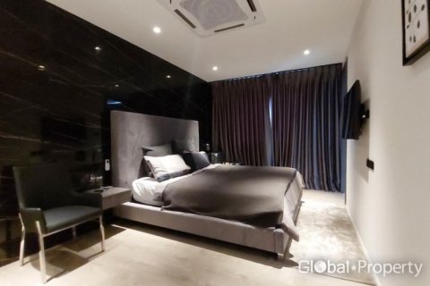 Casa de 6 dormitorios en Pattaya, Tailandia № 47350 - foto 19
