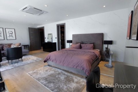 Casa de 6 dormitorios en Pattaya, Tailandia № 47350 - foto 26