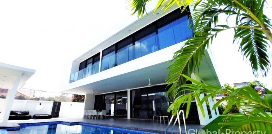 Casa de 6 dormitorios en Pattaya, Tailandia № 47350