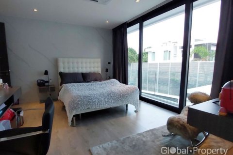 Casa de 6 dormitorios en Pattaya, Tailandia № 47350 - foto 18