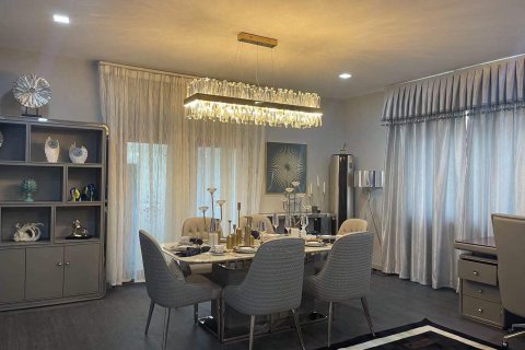 Casa de 5 dormitorios en Pattaya, Tailandia № 157593 - foto 9